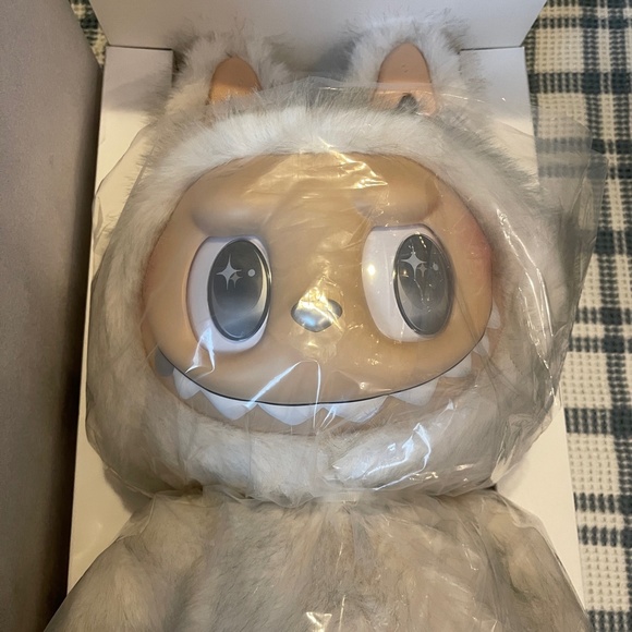 Authentic NEW POP MART LABUBU The Monsters Angel In Clouds Vinyl Doll white HTF - Picture 10 of 14